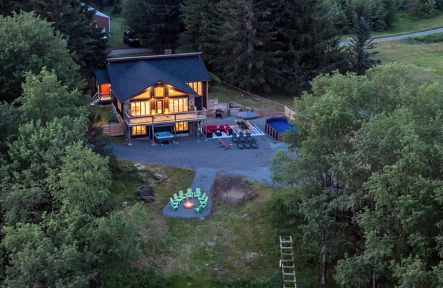 Private Heated POOL Lakeview HotTub Movie Theater Games