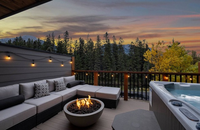 Private Hot Tub | 4 Bed Townhome