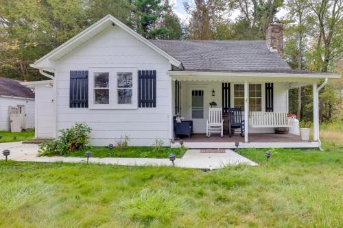 Private Hot Tub Poconos Babbling Brooke Cottage