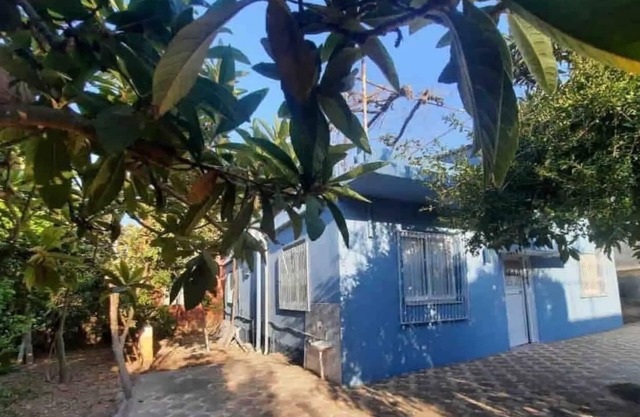 Private House with Gated Parking and Garden