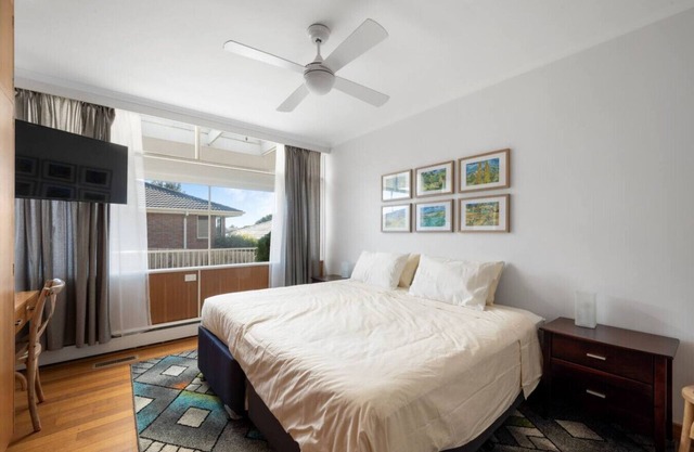 Private king guest room w/free parking