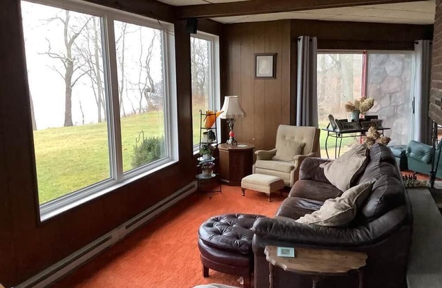 Private Lakefront Octagon House