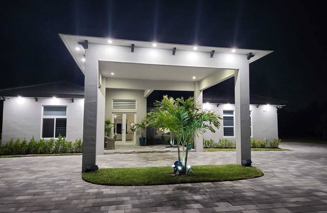 Private Loving Encounter 12 hours And Daily Rental