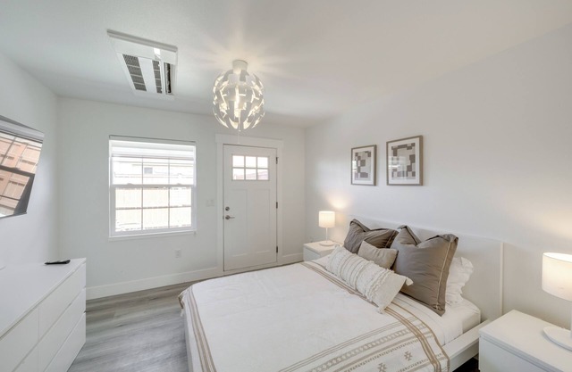 Private Patio, Steps to Lake: Soap Lake Studio!