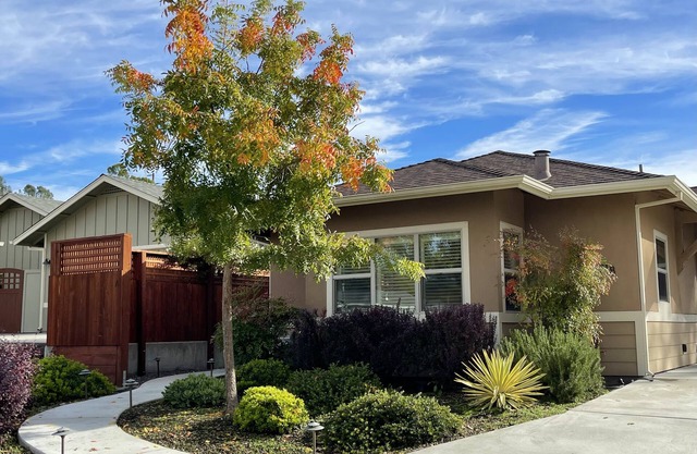 Private/Quiet/Comfy Duplex <1 mile walk Downtown Napa