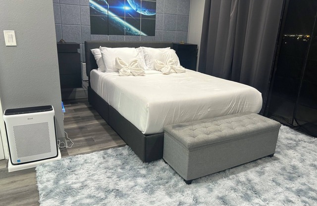 Private Room + Bath 30+ Nights Signal Hill