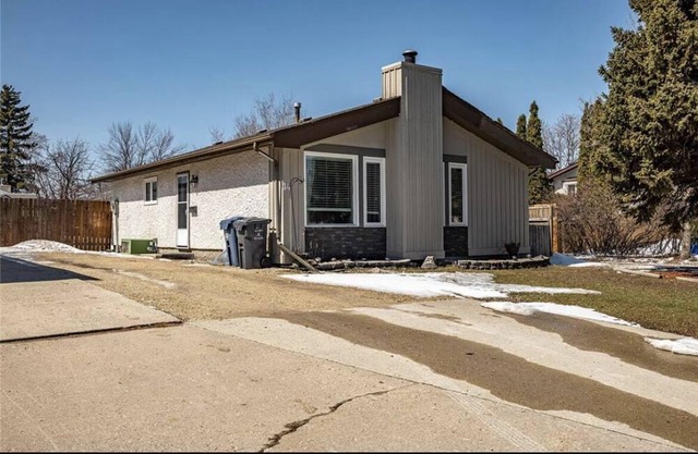 Private room hosted by Praise