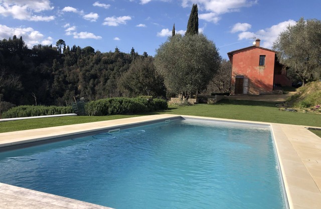 Private Tuscan villa with swimming pool 4X12m