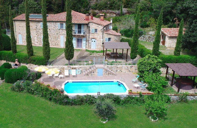 Private villa with pool and Jacuzzi in Tuscany - Exclusive use