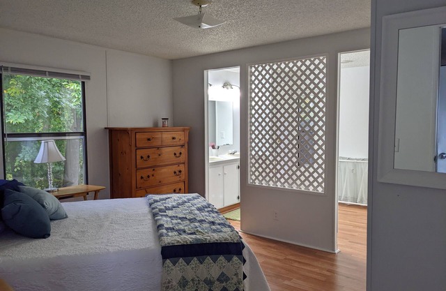 Private Wooded Paradise for Remote Working, Fishing, or Visits Near Lake Norman