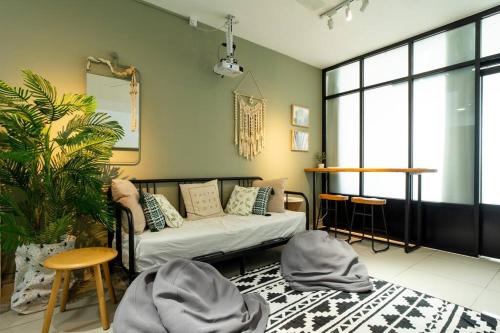 Pulse Ipoh - Boho Projector