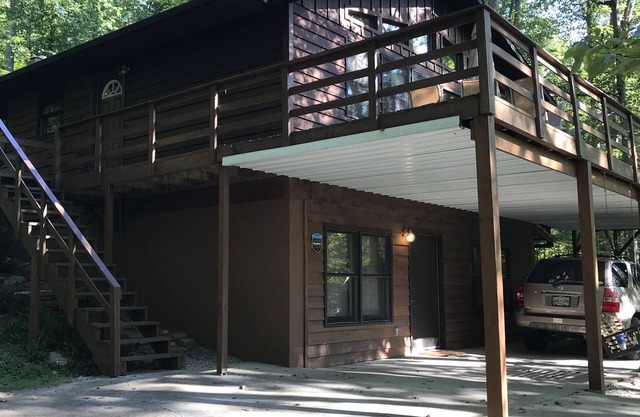 Pumpkin Hollow Tree Top House