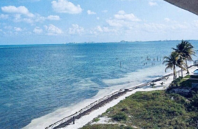 PuntaMe Esmeralda beach front 2