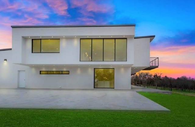 Pure Lux W Indoor Pool/Spa, Gameroom, Movie Theater, Near Beach!