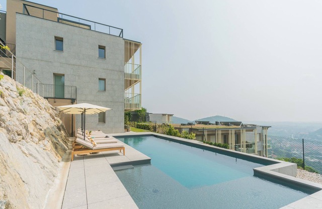 PureView Luxury - 1st Floor, Breakfast & Pool