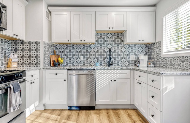 Quaint 3 Bedroom Wentzville Retreat by StayLage