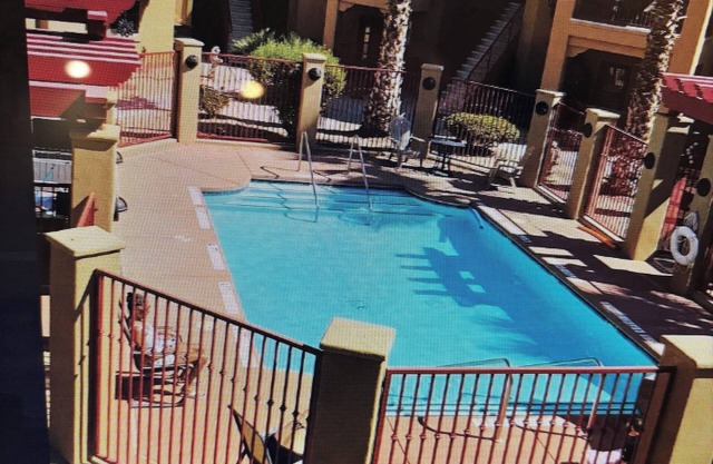 Quaint and Spacious 1bed/1bath with Balcony Overlooking the Courtyard