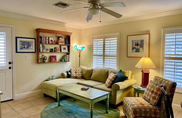 Quaint Country Charm! Private Guest House