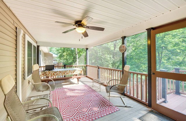 Quaint Elysburg Cottage: Walk to Knoebels Resort!