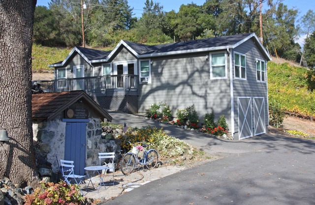 Quaint Farmhouse with Vineyard Views