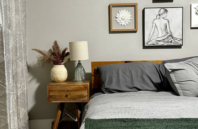 Quaint & quiet boho bungalow 2min from TU/Expo Center & 10min from DT/BOK/Cains