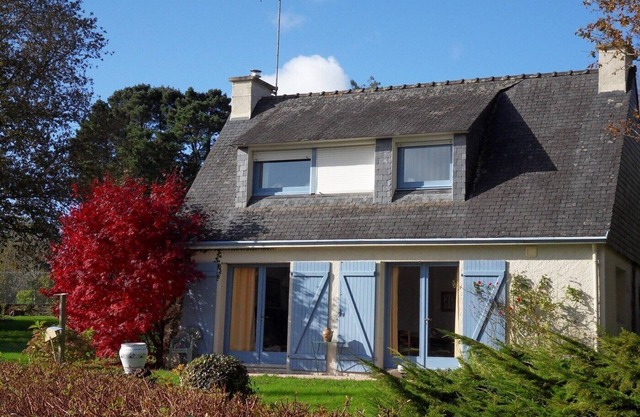 Quality house, neat decoration by the sea on the GR 34