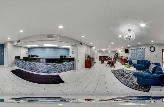 Quality Inn & Suites Cincinnati Uptown Norwood