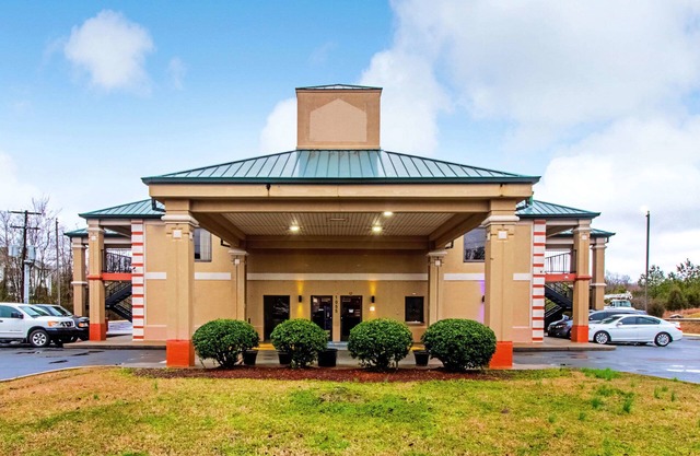 Quality Inn & Suites Dickson