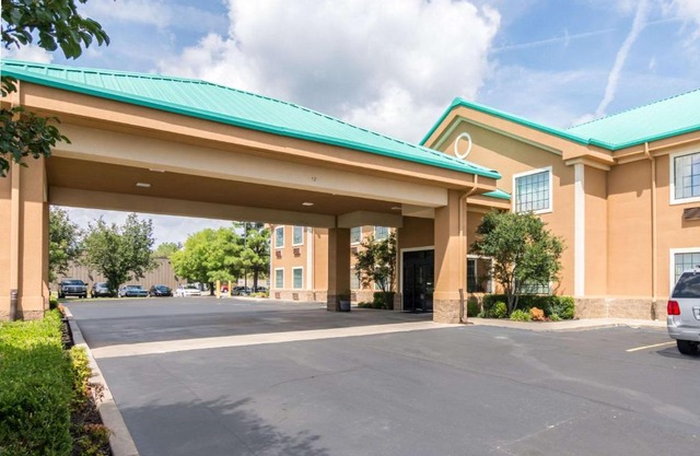 Quality Inn & Suites of Alma - Northeast from Fort Smith