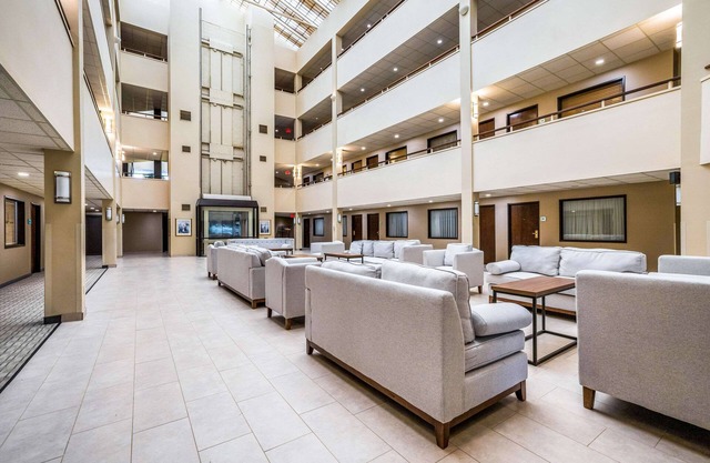 Quality Suites Lansing West
