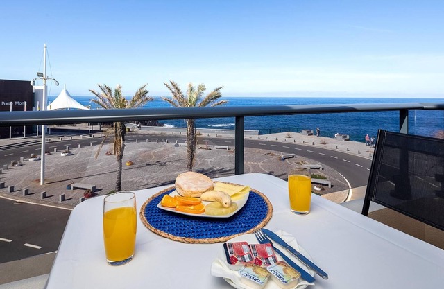 Quarto Completamente Remodelado e com Vista mar