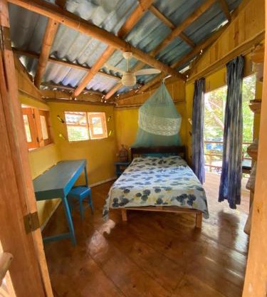 Quarto ecológico no litoral BA