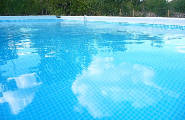 Quercy house/2-4 people. located between CAHORS and St Cirq Lapopie