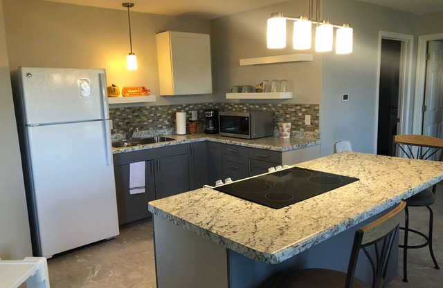Quiet - 1 Bedroom Rental Unit on Main Level