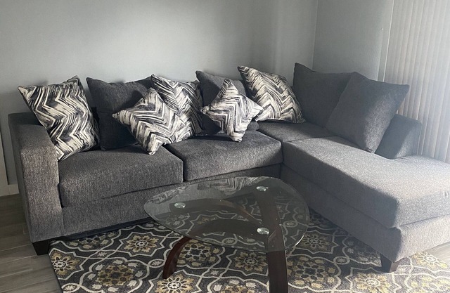 Quiet 1BR Condo Near Downtown