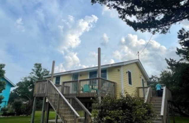 Quiet 2 bedroom Frisco cottage, less than a mile from the beach!