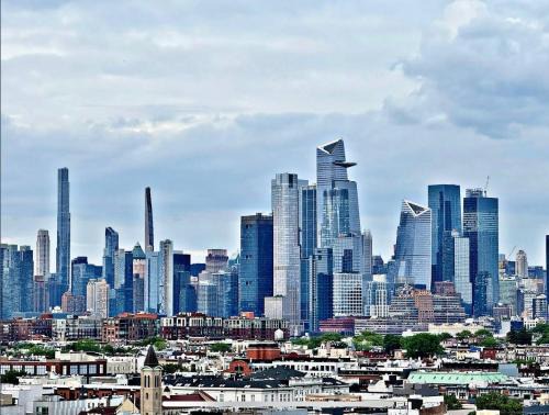 Quiet apt only 15 mins from Midtown NYC