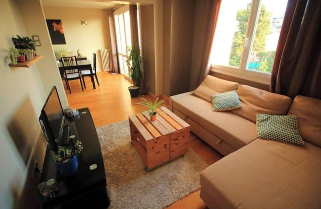 Quiet, bright apartment near Nancy Thermal with balcony