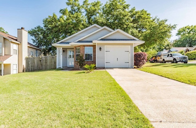 Quiet Cottage by UWF & West Fl Hospital