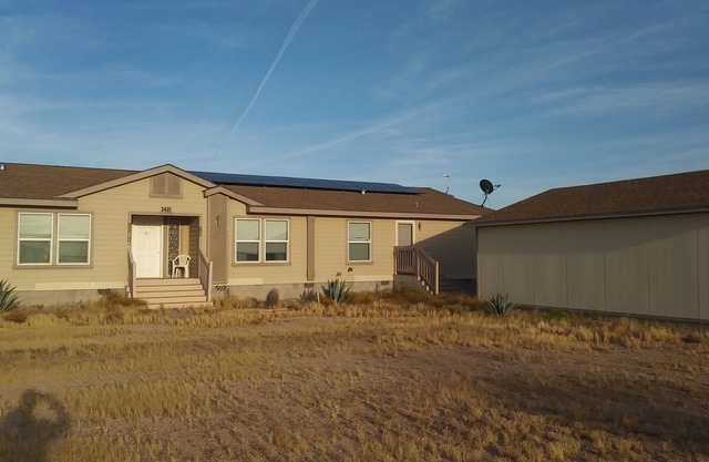 Quiet desert ranch perfect for relaxing, hiking, and enjoing sunsets and sunrise