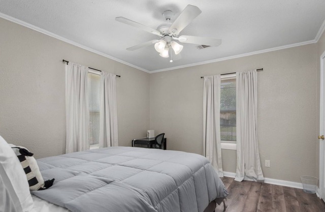 Quiet get away close to restaurants and shopping