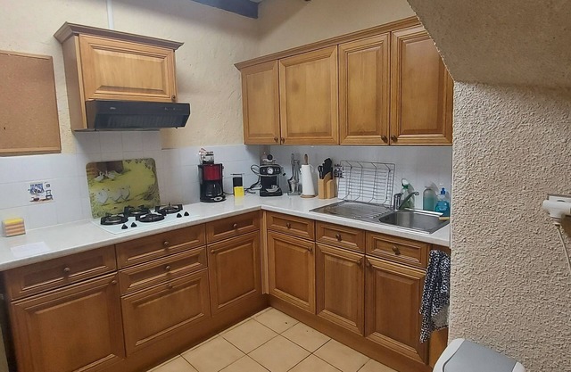 Quiet house in a wooded park with a large swimming pool and lounge area