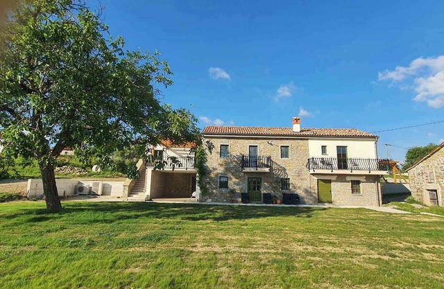 Quiet location surrounded by nature, suitable for cycling and walking