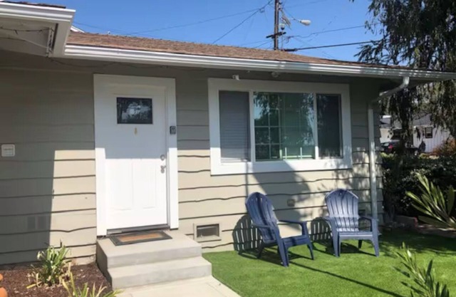 Quiet, private getaway in a nice neighborhood