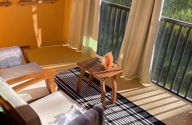 Quiet & relaxing like new condo close to Sanibel 10min and Ft Myers Beach 15min
