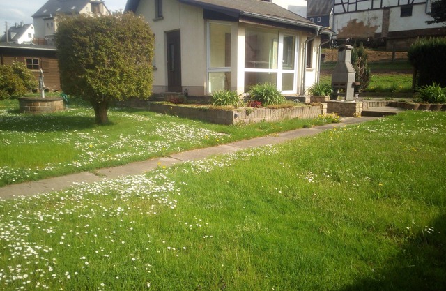 Quiet vacation home with garden