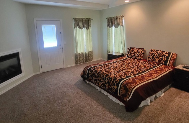 Quiet, vast,mountain views farm house where you and your family will enjoy