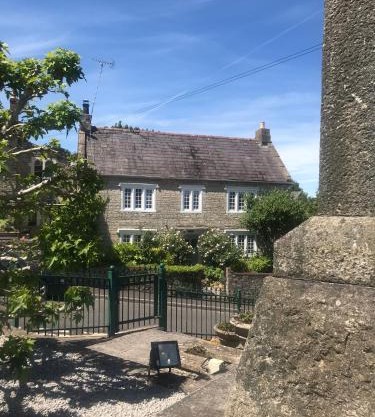 Quintessential Cottage near Bath, Grade 2 Listed.