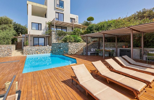 R 3039 Villa Evgeni WITH Fireplace, Sea view & Soundproof Windows.