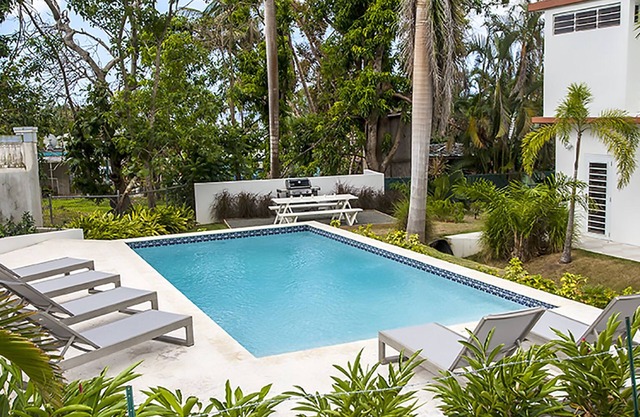 R Casa Unit 3 at Steps Beach: Newly Home with all the bells and whistles